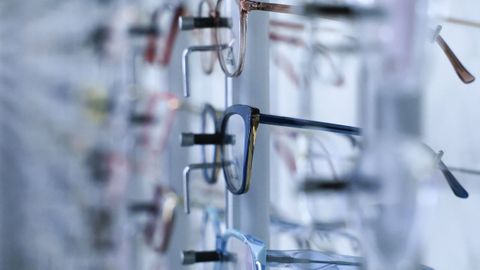Gafas para ver, en una �ptica.