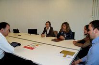 Crespo Iglesias se reuni� en la ma�ana de ayer con representantes de abogados y procuradores de Lal�n.