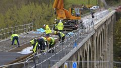 Obras de ampliaci�n del hist�rico viaducto de A Chanca en Lugo para poder instalar la electrificaci�n