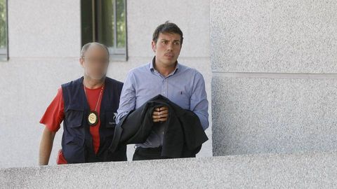 Alberto Quintana, responsable de la empresa Sermasa en Santiago. Ha quedado libre con cargos pero sin fianza. Est obligad a comparecer semanalmente en los juzgados.