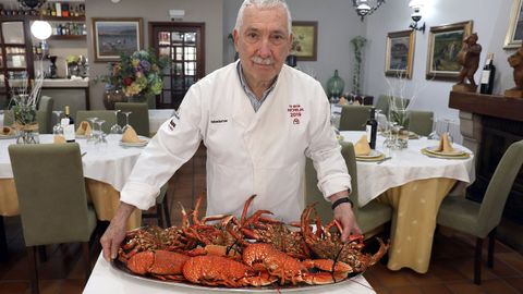 Manuel Ribadomar cociñeiro do Restaurante Ribadomar en Cambados