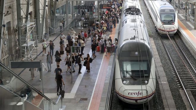 Las estaciones (en la imagen la de Santiago) son uno de los entornos en los que la velocidad prefijada puede causar accidentes.