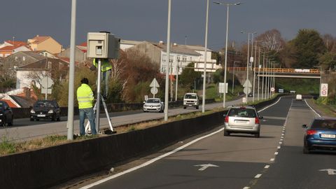 En la foto, el radar en su nueva ubicación, solo unos metros más abajo de la anterior