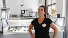 La iniciativa se nutre de la gente del barrio, pero tambi�n de los turistas y usuarios de la lancha. En foto, Lola Valdivieso