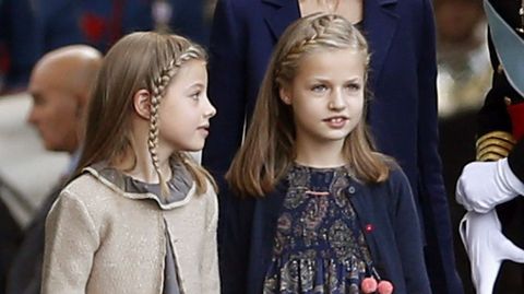 Leonor y Sofa tambin vistieron de Nanos el 12 de octubre de 2015, cuando asistieron a su primer desfile militar