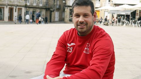 Oki, fotografiado este jueves en la Plaza Mayor de Viveiro.