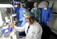 Elkin Mu�oz y su equipo de fecundaci�n �in vitro� del IVI, el que m�s ciclos hace en Galicia. 
