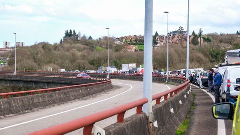 Atasco en la ronda de Oviedo