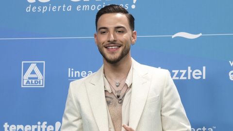 Lucas Curotto, finalista de OT 2023, en su llegada a los Premios Cadena Dial