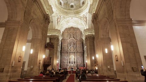La iglesia del Colegio de la Compañía de Monforte estrenó recientemente una nueva iluminación artística en su interior