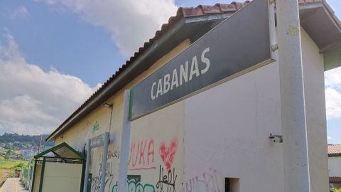 Apeadero del tren en Cabanas. 
