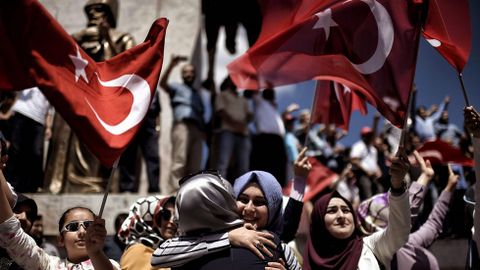 Manifestaci�n a favor de Erdogan en Estambul