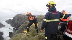 Los bomberos de Ferrol tambi�n participaron en el operativo de rastreo de la costa en busca de los dos desaparecidos en Meir�s