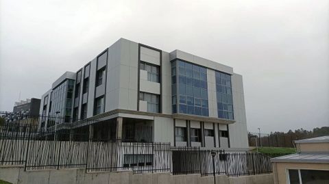 El nuevo edificio limita con la parcela del centro sociocultural de B�veda 