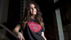Malú sufre un accidente y pospone su gira