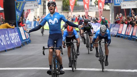 Hctor Carretero (i), del equipo Movistar, ha sido el vencedor de la 2 Etapa de la 66 Vuelta Ciclista a Asturias que transcurri hoy sbado entre Candas y Cangas Del Narcea