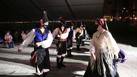 El Domingo das Mozas empez� el s�bado por la noche, con el XVIII Festival de Cultura Tradicional, que se celebr� en Augas F�rreas