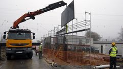 Obras del puente de la futura autov�a A-56 sobre la carretera A Barrela-Esmoriz