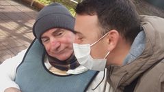 &Aacute;ngel en compa&ntilde;&iacute;a de su hijo Daniel, que anuncia que no se va a dar por vencido.