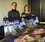 Mar�a Loureiro y Lara Fern�ndez, ayer en el Concello. 