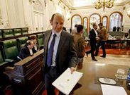 Rafael Louz�n, en la Diputaci�n, cuyo papel como dinamizador econ�mico destac� ayer.