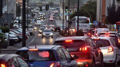 Vuelven las colas kilom�tricas al cruce del Sol y Mar, en Oleiros