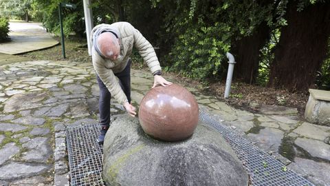 La bola de granito siempre fue uno de los mayores reclamos del parque
