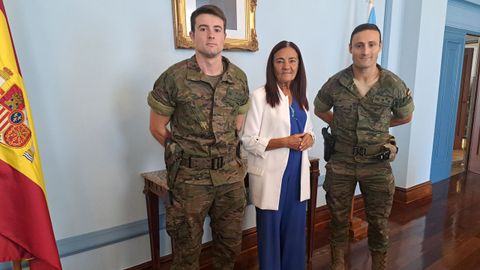 Isabel Rodrguez se reuni con dos mandos de la Brilat (el capitn Jess Manuel de Somonte y el teniente de infantera Fernando Corts Fernndez) para supervisar el desarrollo de la operacin Centinela Gallego