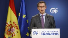 El presidente del PP, Alberto N��ez Feijoo, durante su declaraci�n de este viernes desde la sede de G�nova