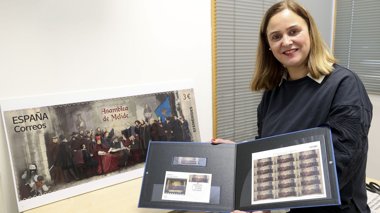 La directora de Correos que consiguió con la Asamblea de Melide su sello soñado