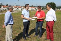 La firma del acta de replanteo se realiz� en el recinto Monte Claro.