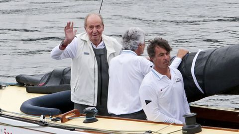 Juan Carlos I, a bordo del Bribn el pasado mes de mayo, cuando viaj a Sanxenxo en el que fue su primera visita tras marcharse a vivir a Abu Dabi