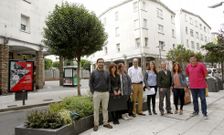 Un grupo de vecinos y comerciantes organizan la fiesta del 55 aniversario del Ensanche. 