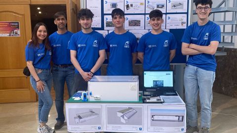 Grupo de alumnos del CIFP A Farixa que se clasificaron para la final estatal de las Olimpiadas Teleco.