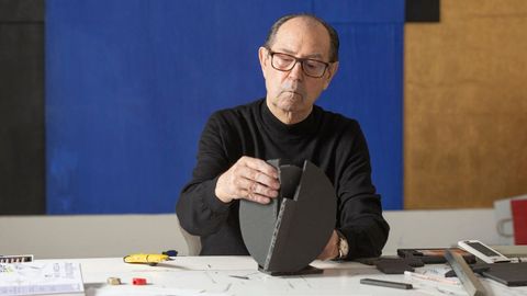 La escultura Greco II, del artista toledano Rafael Canogar, se instalar� este viernes en los jardines de la Facultad de Ciencias de la Universidad de Oviedo. -
