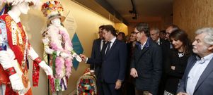 El presidente de la Xunta, Alberto N��ez Feijoo, acudi� ayer a la inauguraci�n del Museo do Entroido. 