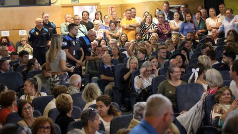 PLENO MOCION DE CENSURA EN EL CONCELLO DE RIBEIRA, DONDE LUIS PEREZ BARRAL ALCALDE DEL BNG CEDE EL BASTON DE MANDO A LA NUEVA ALCALDESA MARIA JOSE SAMPEDRO CANDIDATA DEL PP, PRIMERA MUJER EN ESTE PUESTO.