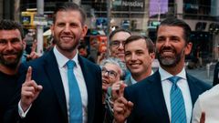 Los hijos del presidente, Donald Junior y Eric, tambi&eacute;n figuran en la demanda contra el fisco y el Tesoro.
