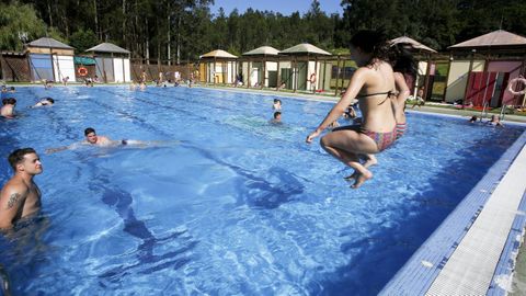Imagen de archivo de la piscina de Moeche, en el área recreativa de Soutogrande