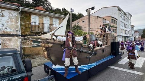 Desfile de comparsas de Muros