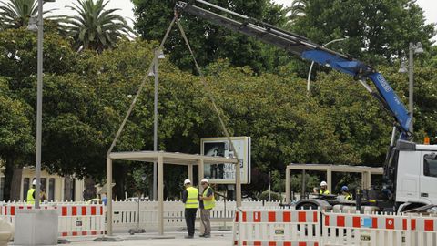 Instalaci�n de las nuevas marquesinas en los Cantones