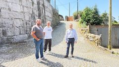 El alcalde de Caldas, Jacobo P�rez, a la derecha, en Arcos da Condesa