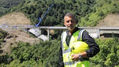 Entrevista a Javier Ares, gerente de Demoliciones Corua y jefe de la obra que derribar el vano que queda en pie en el viaducto de la A-6.