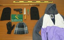Material incautado por la Guardia Civil a los sospechosos.