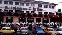 Vista exterior de la sala de fiestas La Flor de Montouto en una de sus �pocas de mayor esplendor, un lugar de marcha para varias generaciones