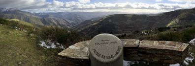 En el municipio de Cervantes acaban de ser acondicionadas diez rutas de monta�a que suponen casi cien kil�metros desde los que ver paisajes incre�bles. 