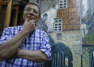 Romero, en el estudio que tiene en A Coru�a, que compagina con un segundo taller en Londres. 