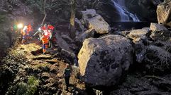 El herido cayó entre las rocas de la cascada de Augacaída