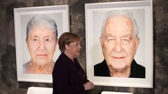 Merkel inaugur� en Essen  la exposici�n �Survivors. Faces of Life after the Holocaust�, formada por los retratos de 75 supervivientes.