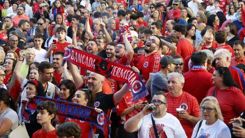 Celebraci�n del ascenso de la UD Ourense a Primera Federaci�n en la plaza Mayor de la ciudad.